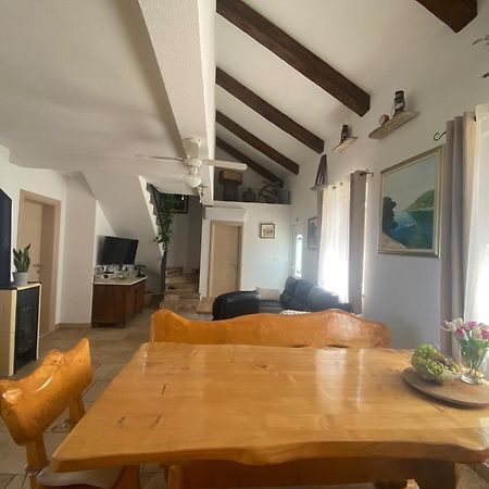 Villa Fani Supetar Bagian luar foto