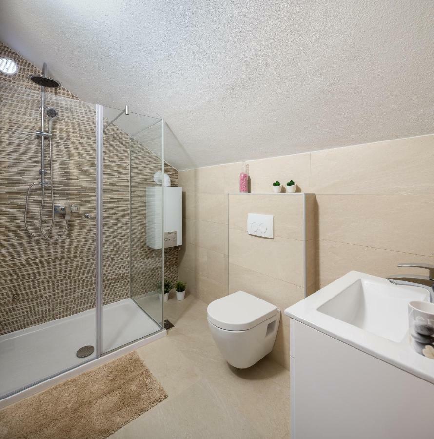 Villa Fani Supetar Bagian luar foto